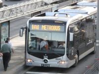 Metrobüs Yolu Asfaltı Yenileniyor